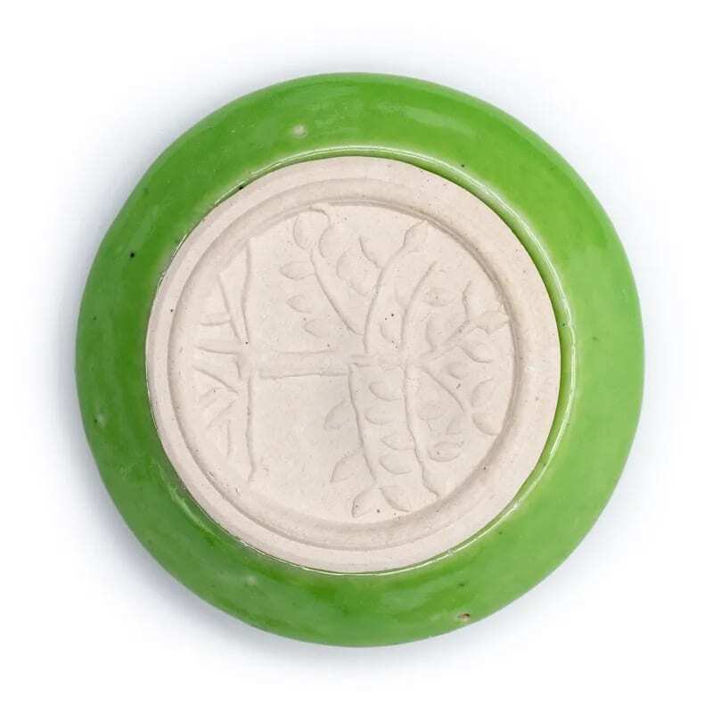Зелено-бял Арома дифузер - ароматен камък Дървото на живота с дизайн върху него.
